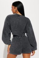 Conjunto de Short y Sudadera Crop - Gris Carbón