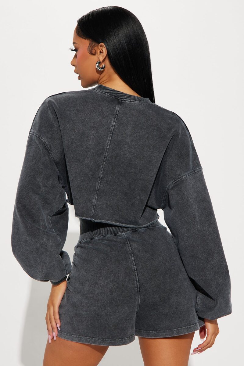 Conjunto de Short y Sudadera Crop - Gris Carbón - Image 3