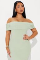 Vestido Midi de Punto con Manga Corta y Hombros Descubiertos
