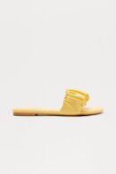 Sandalias Deslizables con Detalle de Volantes
