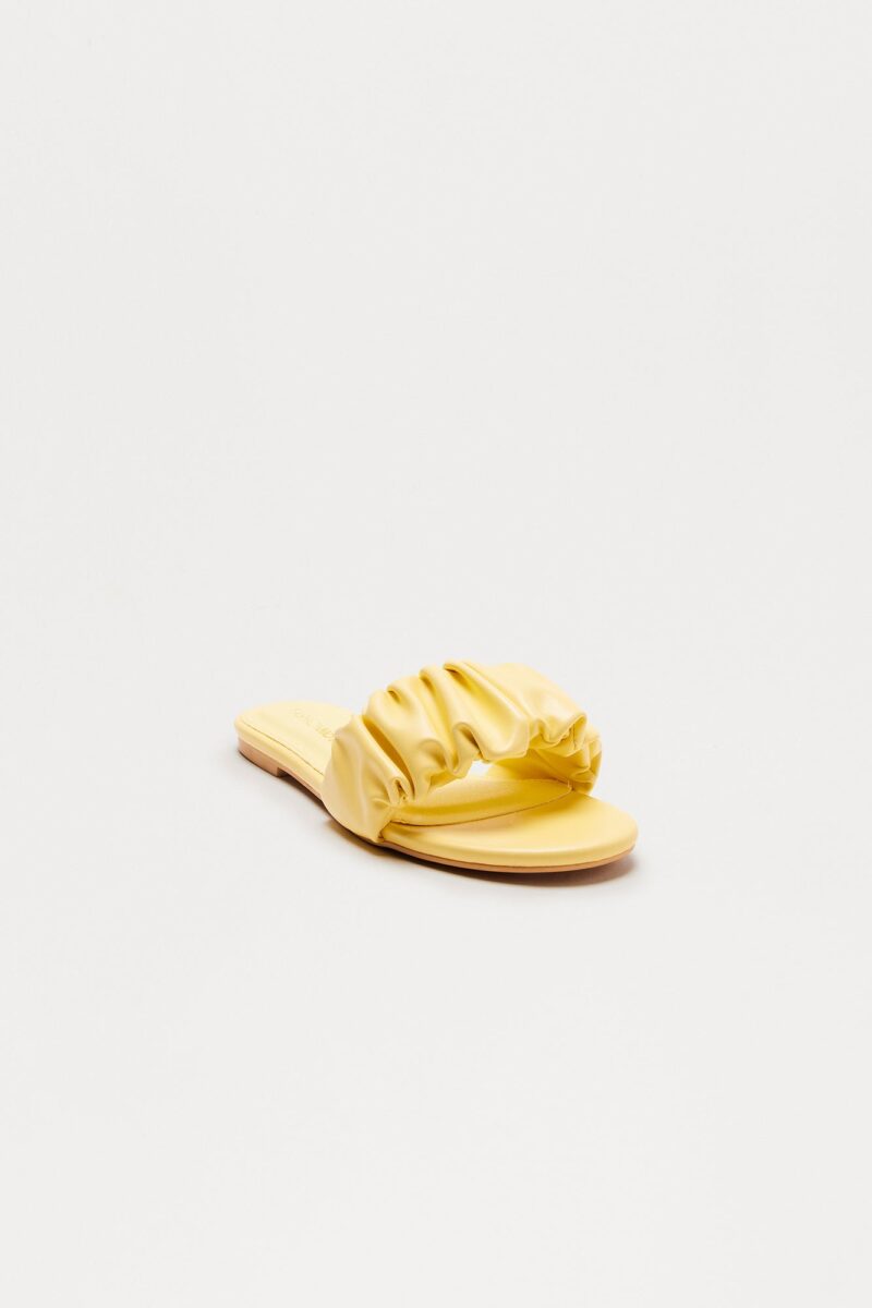 Sandalias Deslizables con Detalle de Volantes - Image 6