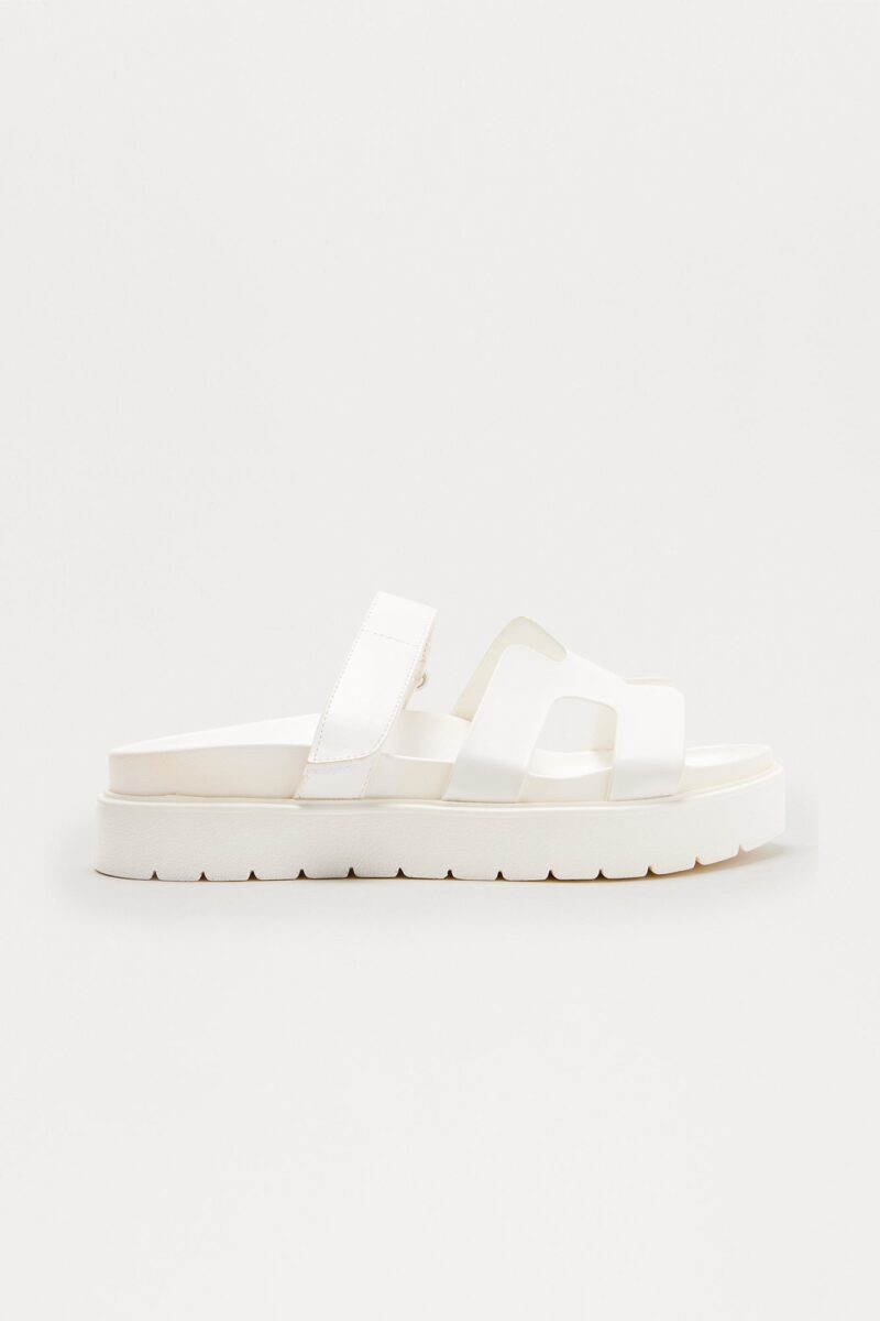 Sandalias de Plataforma Baja en Blanco - Image 2