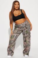 Jean Cargo de Corte Regular con Estampado Camuflado