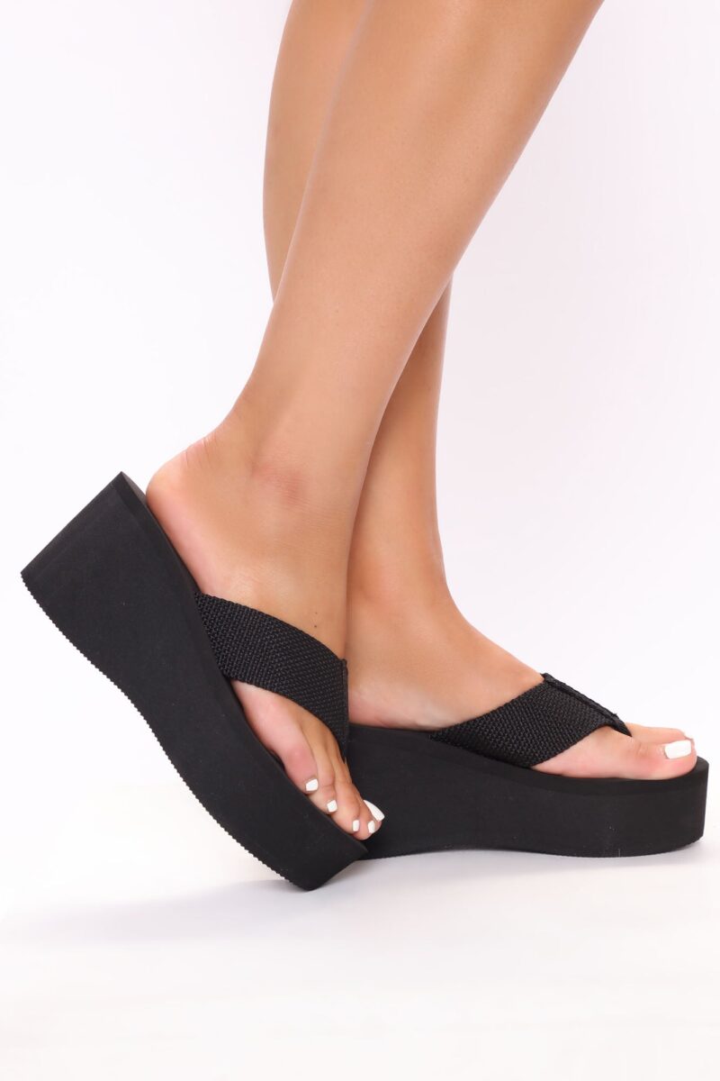 Plataformas Estilo Wedge con Tira en Dedos - Image 3