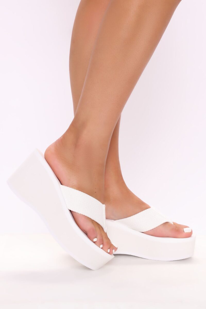 Plataformas Estilo Wedge con Tira en Dedos - Image 12