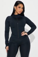 Chaqueta Deportiva con Cuello Alto y Cierre Frontal