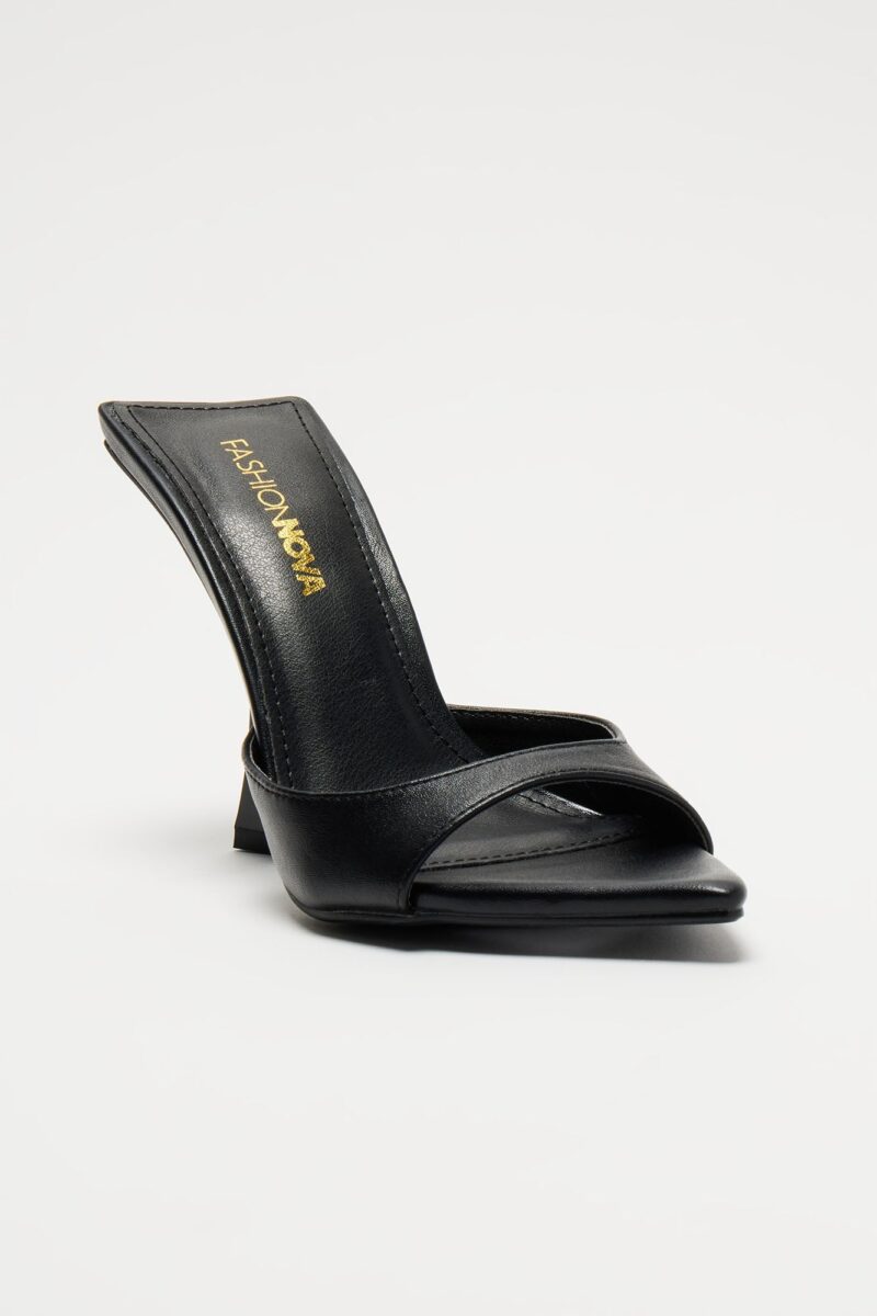Sandalias de Tacón Puntiagudas en Plata - Image 3