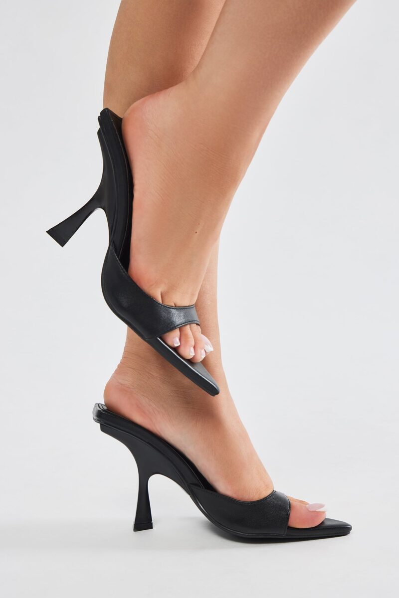 Sandalias de Tacón Puntiagudas en Plata - Image 2