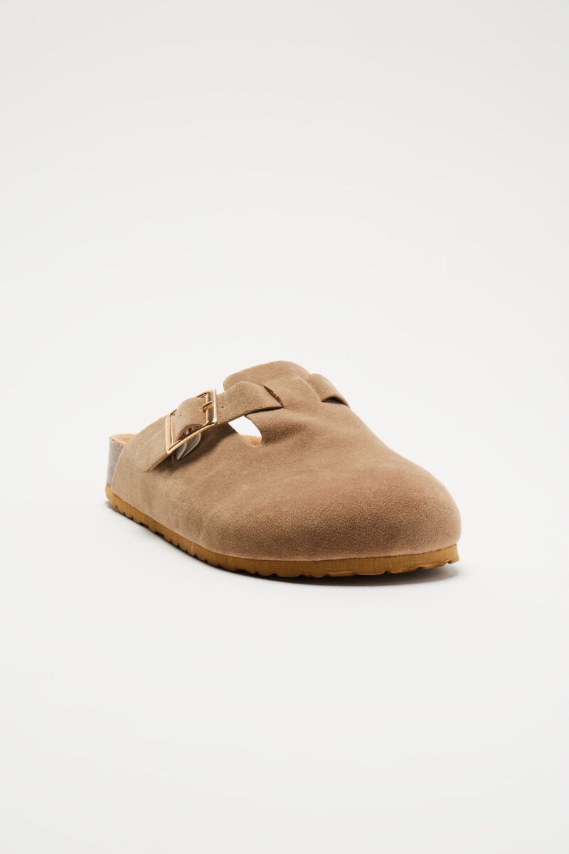 Mules Casuales con Detalle de Hebilla y Punta Redonda - Image 7