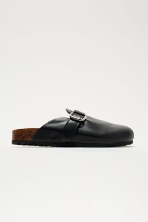 Mules Casual Ferrara en Negro