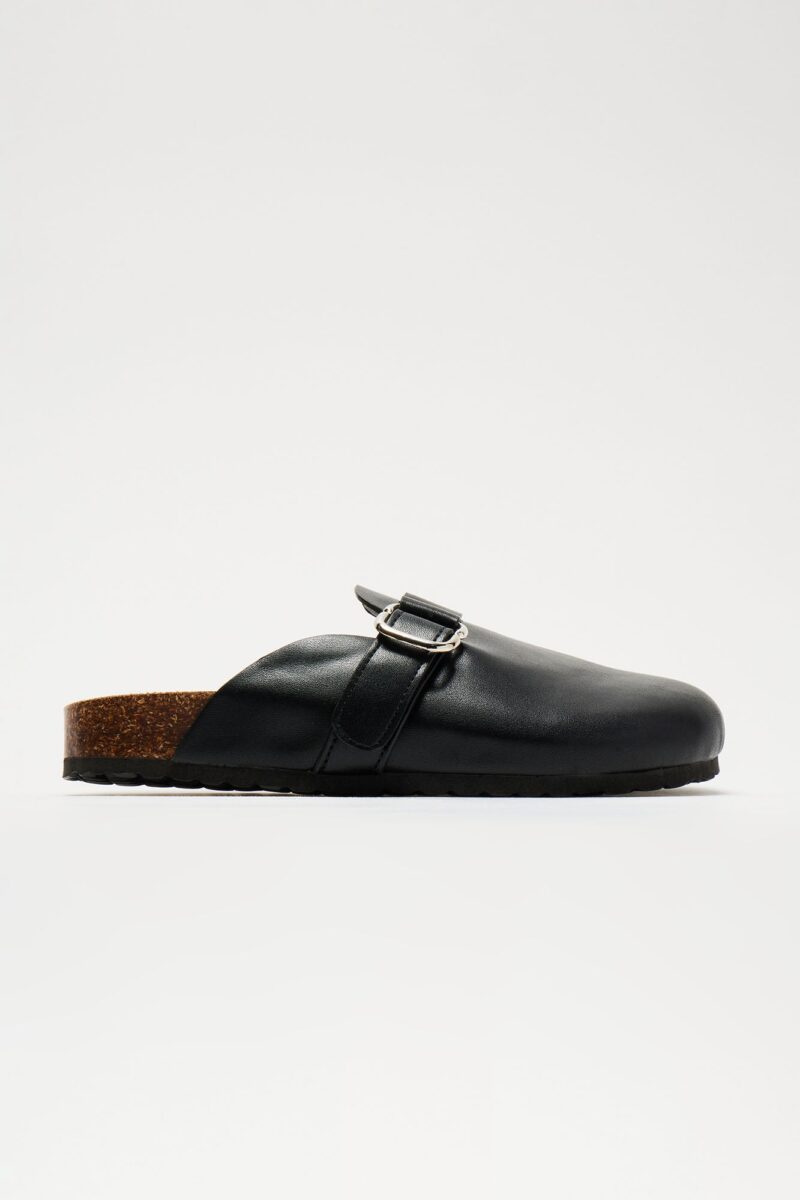 Mules Casual Ferrara en Negro