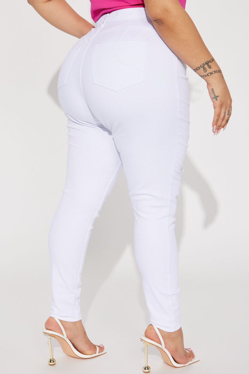Jeans Ajustados Tiro Alto con Efecto Push Up y Detalles Rotos - Image 7