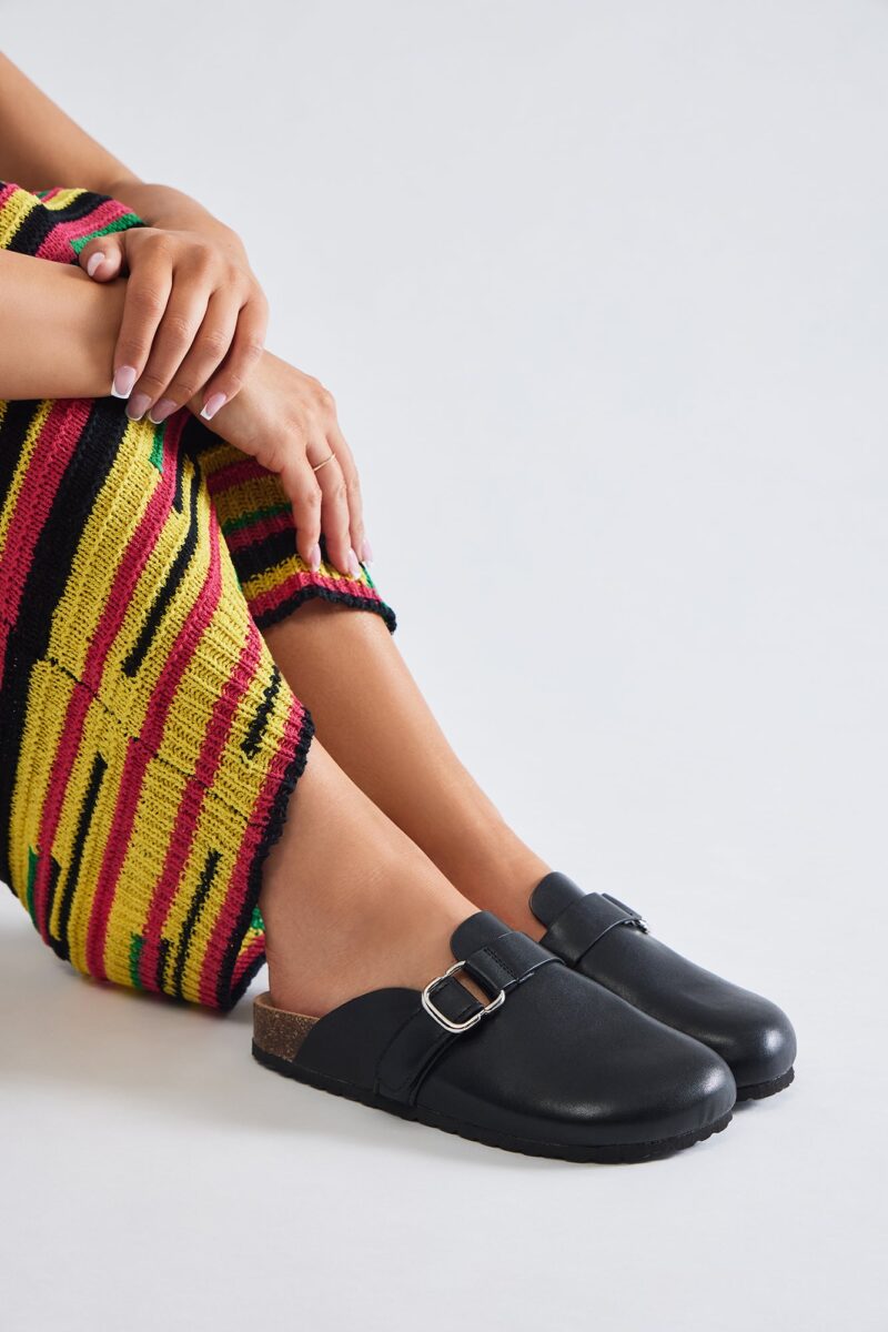 Mules Casual Ferrara en Negro - Image 4