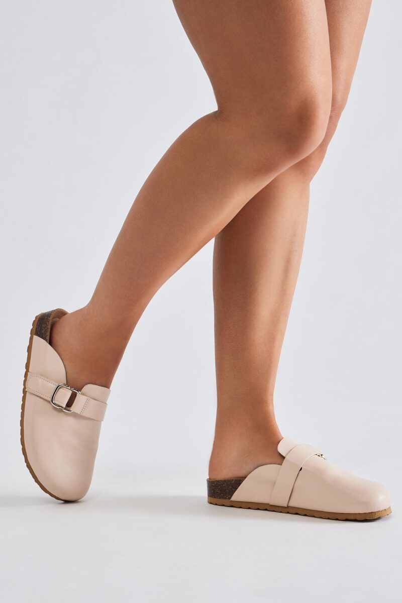 Mules Casual Ferrara en Negro - Image 6