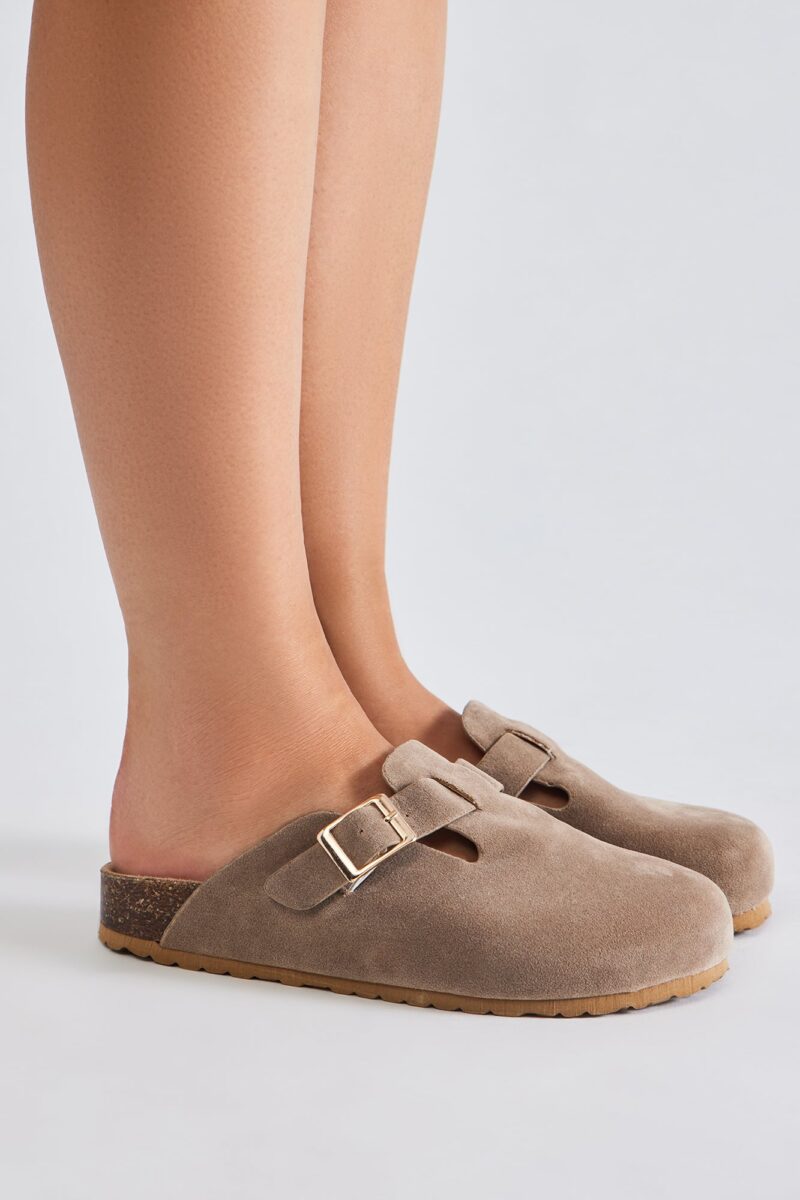 Mules Casuales con Detalle de Hebilla y Punta Redonda - Image 8
