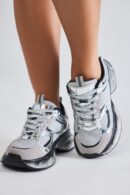 Zapatillas Deportivas Plateadas con Plataforma y Cordones