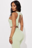 Top Deportivo suave de Cuello Alto con Abertura y Lazada en Espalda