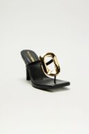 Mules de Tacón con Detalle Metálico y Punta Cuadrada