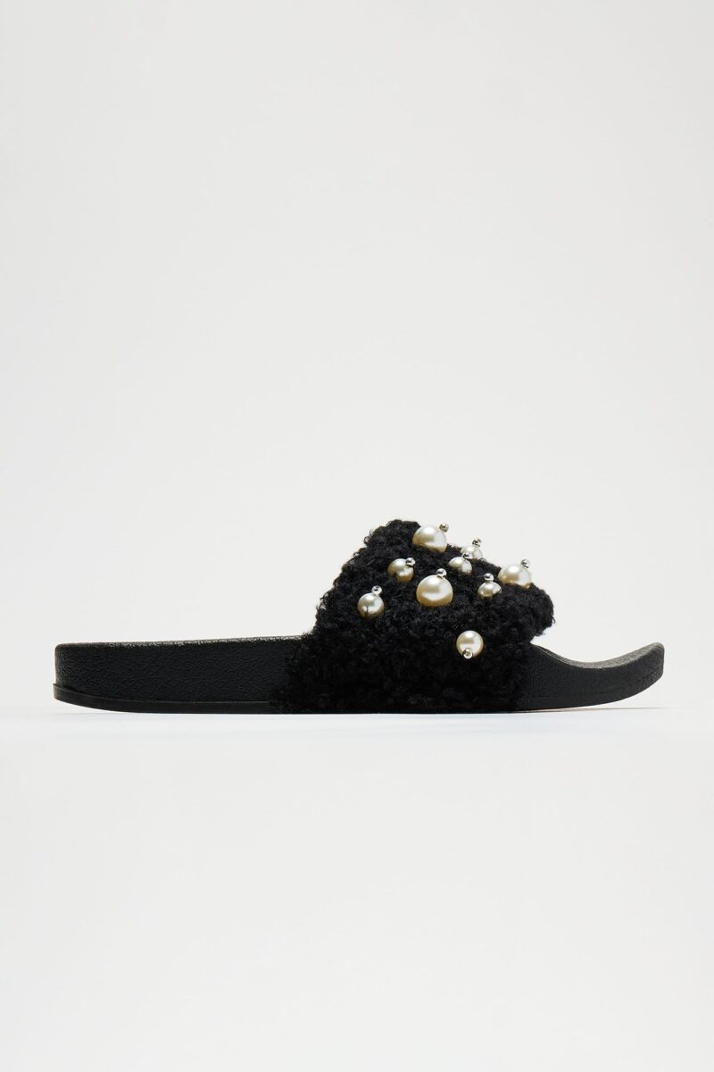 Sandalias Casual con Detalles de Perlas y Tira de Piel - Image 2