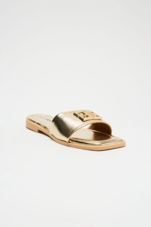 Sandalias Doradas Planas con Detalle Metálico