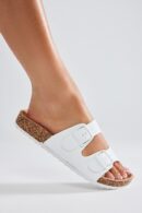 Sandalias Planas con Hebilla en Rosa