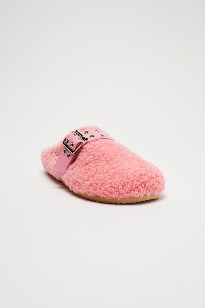 Pantuflas con Hebilla y Detalle de Sherpa - Image 7