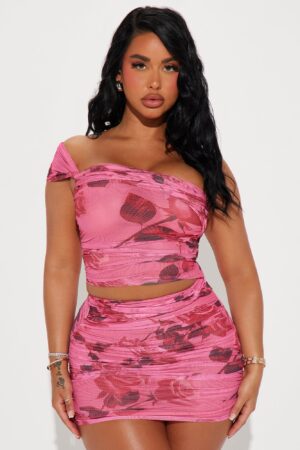 Conjunto de Falda de Malla y Top Tubo con Detalles Fruncidos