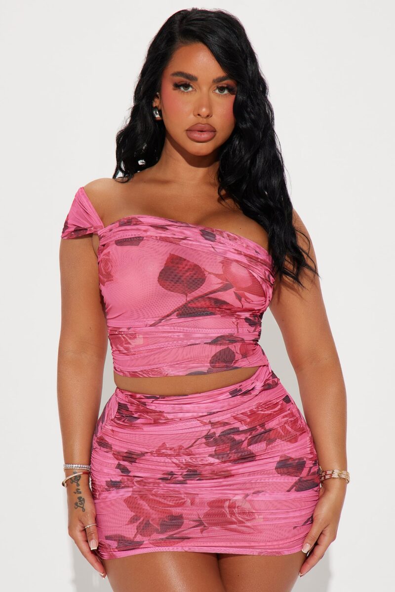 Conjunto de Falda de Malla y Top Tubo con Detalles Fruncidos
