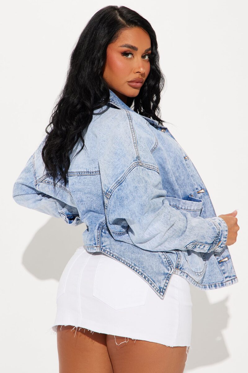Chaqueta de Denim Ligero con Botones y Bolsillos - Image 3