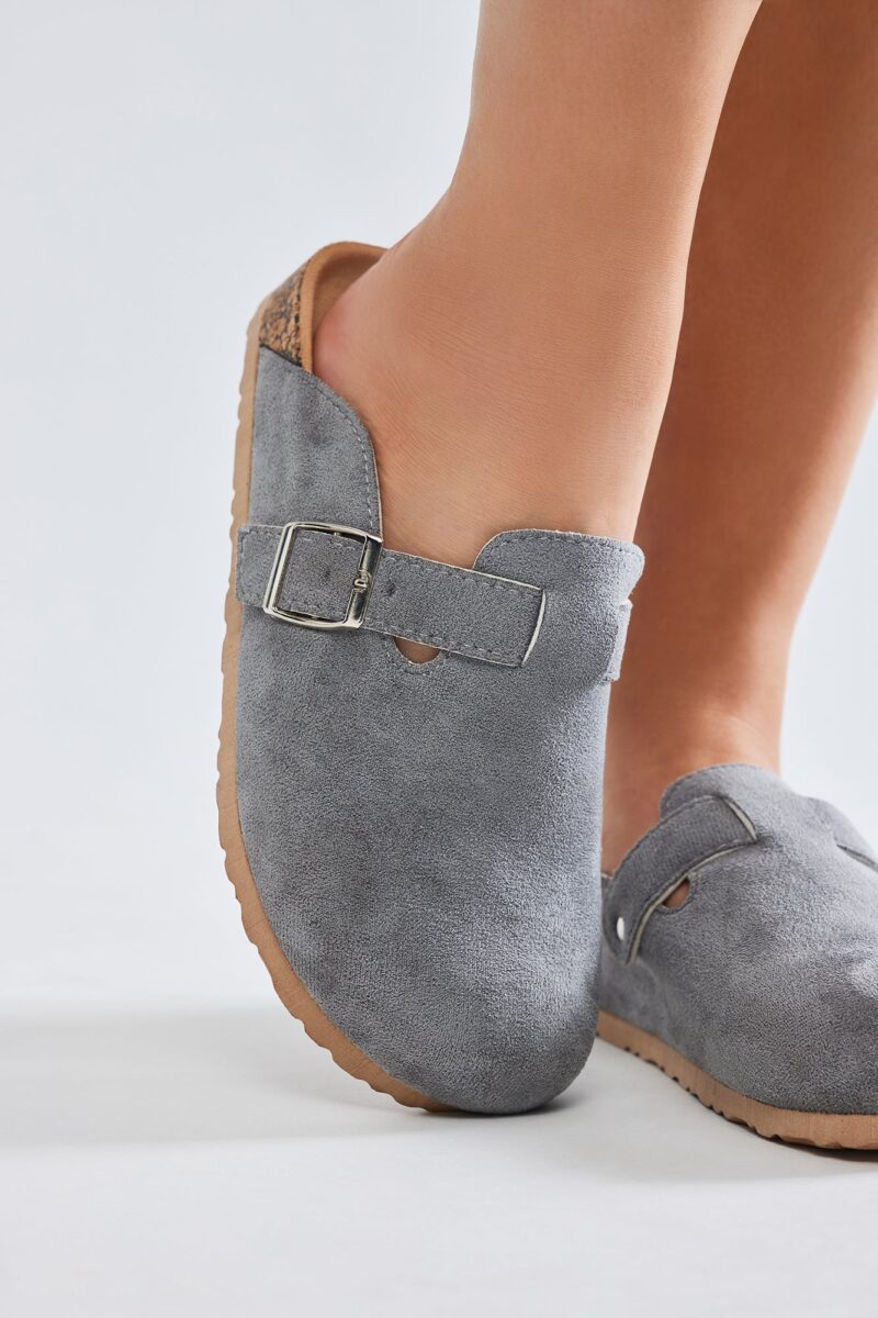 Sandalias Casual con Hebilla y Suela Plana - Gris - Image 7