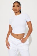 Conjunto de Terciopelo con Pantalón Ancho y Top Corto