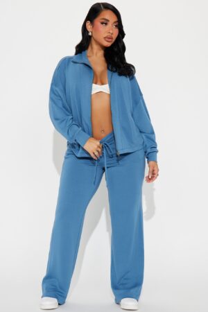 Conjunto de Pantalón y Chaqueta Suave con Cierre Frontal