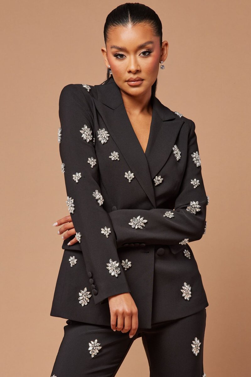 Chaqueta Elegante con Detalles Brillantes y Cuello Solapa