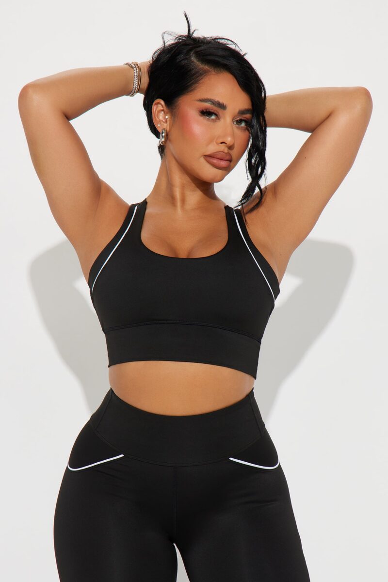 Conjunto Deportivo Activo en Negro - Image 2
