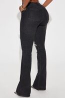 Jeans Elásticos Rasgados con Campana en Lavado Negro