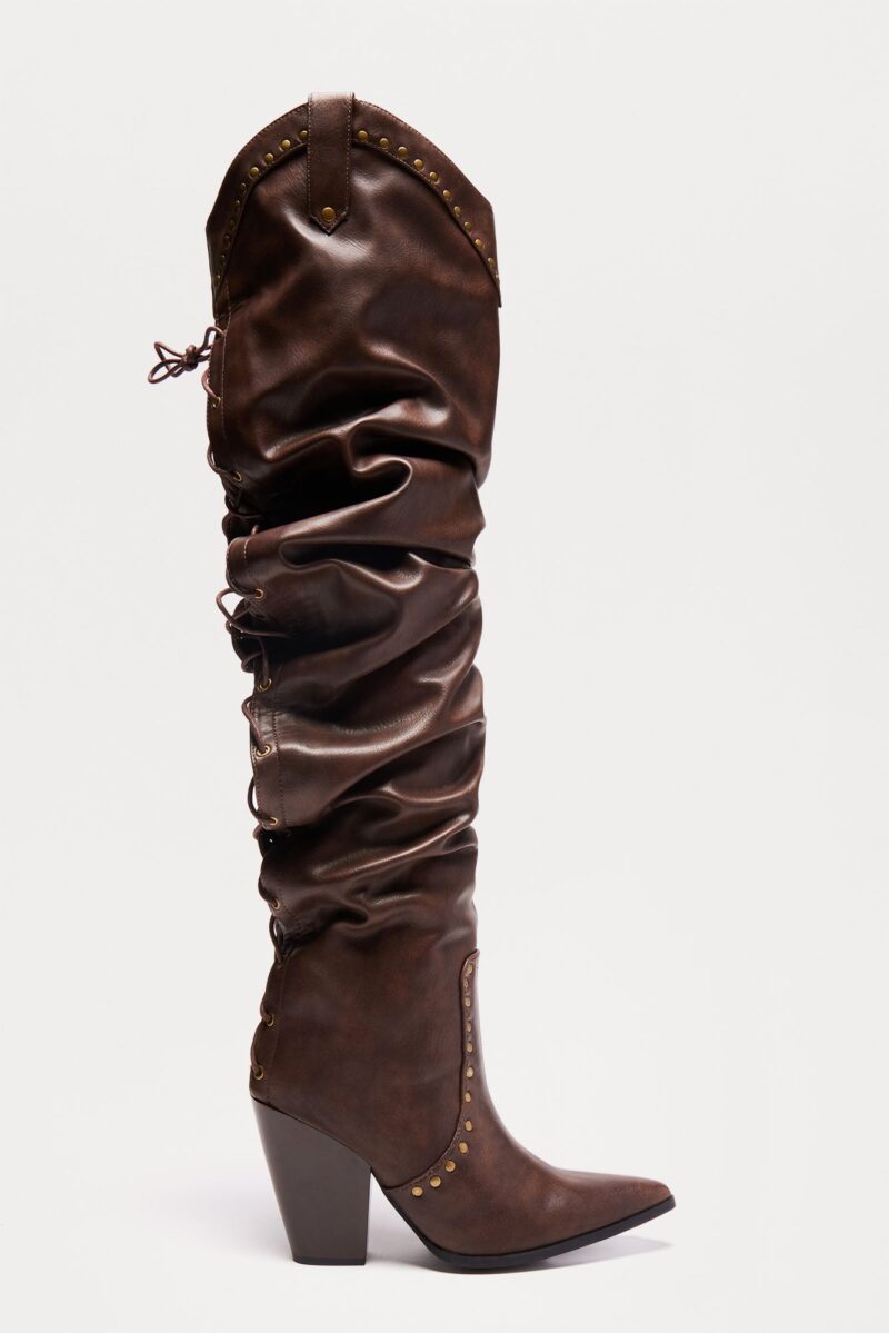 Botas de Vaquero Altas con Detalles de Tachuelas