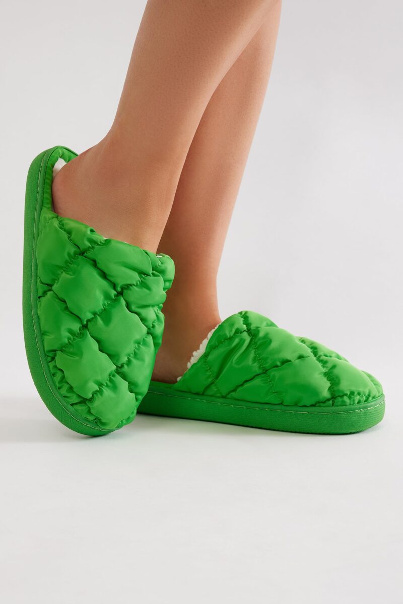 Pantuflas de Descanso en Verde Cerradas