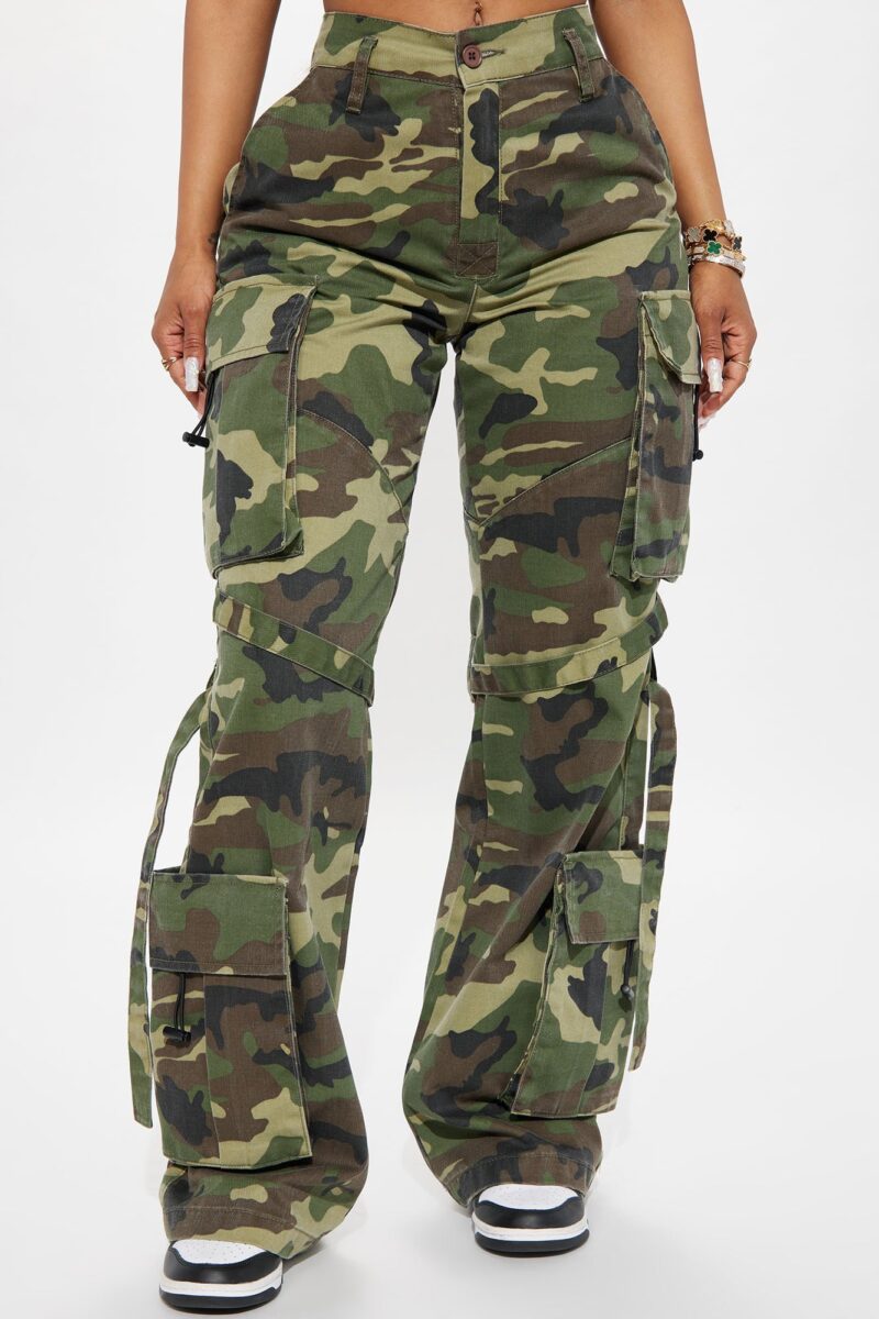 Pantalón Cargo Camuflado de Tiro Bajo y Pierna Ancha - Image 2