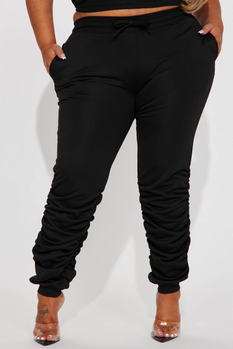 Conjunto Deportivo de Pantalón y Top de un Hombro - Image 6