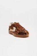 Zapatillas Deportivas Bajas con Cordones en Celeste