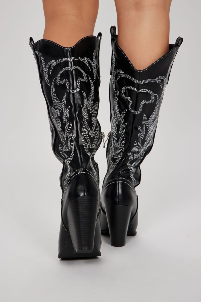Botas Vaqueras Bordadas de Tacón Alto - Image 4