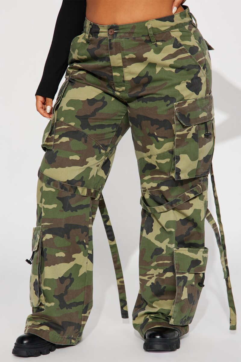 Pantalón Cargo Camuflado de Tiro Bajo y Pierna Ancha - Image 6