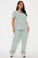 Camisa de Uniforme Unisex con Bolsillos y Cuello en V