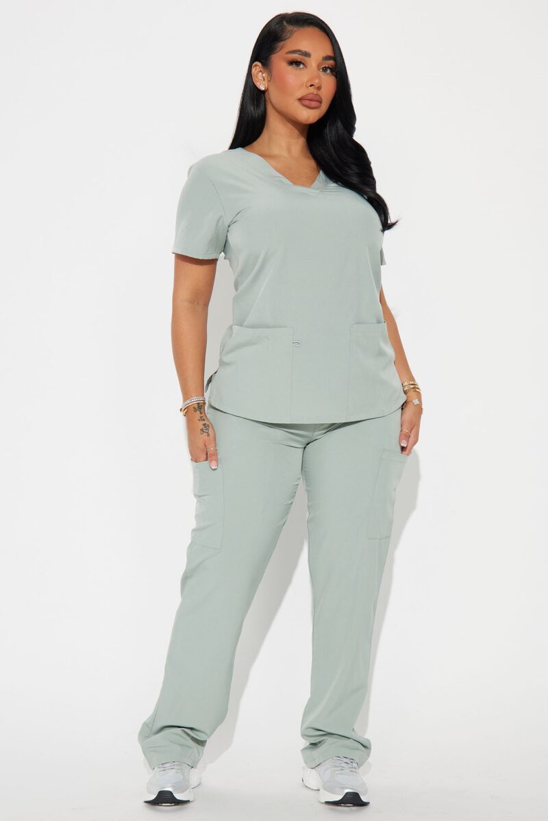 Camisa de Uniforme Unisex con Bolsillos y Cuello en V - Image 23