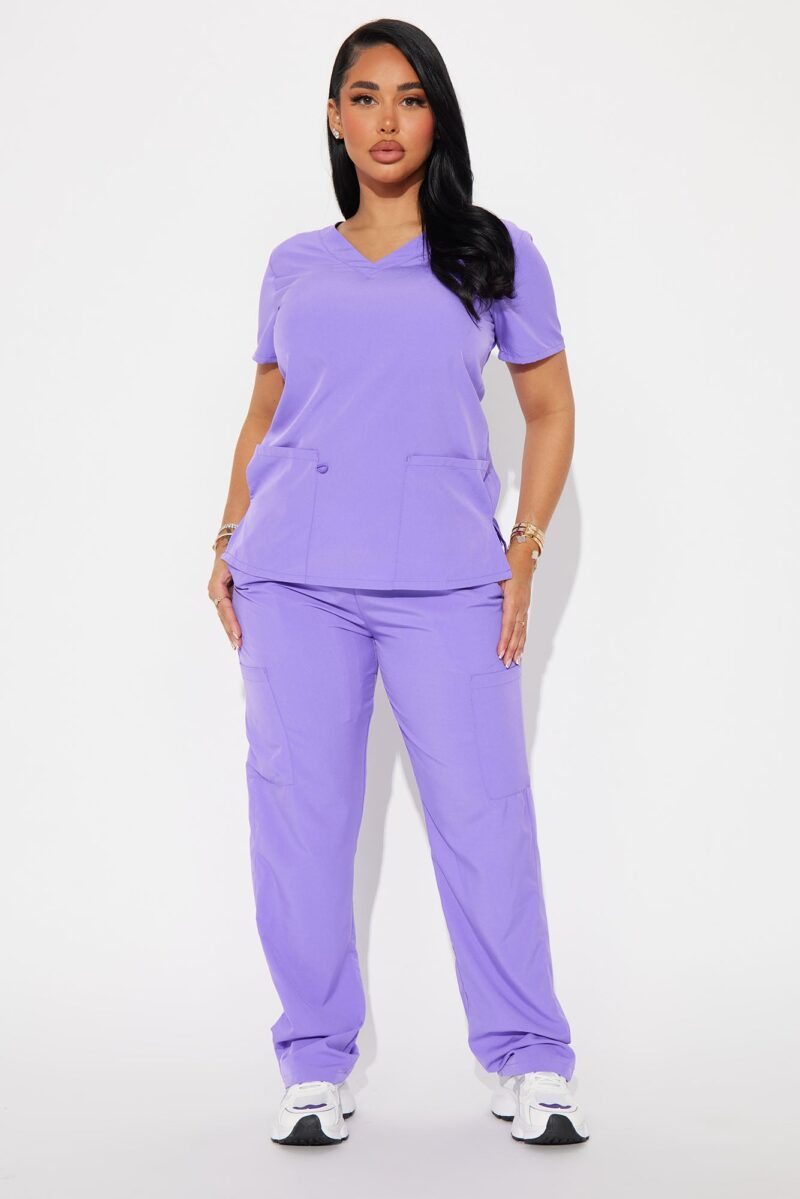 Camisa de Uniforme Unisex con Bolsillos y Cuello en V - Image 28