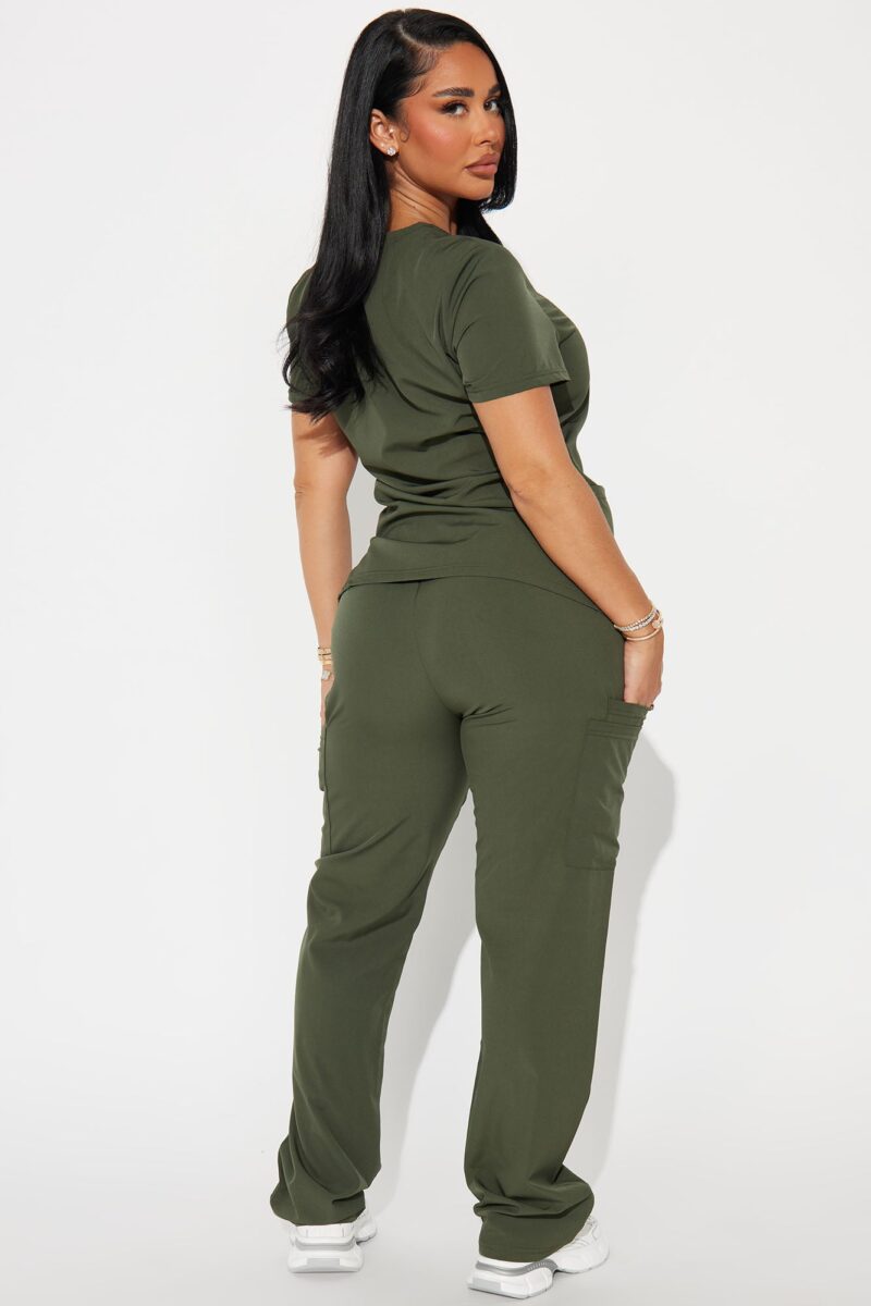 Conjunto de Uniforme Médico Elástico y Cómodo - Image 12