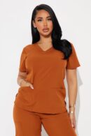 Camisa de Uniforme Unisex con Bolsillos y Cuello en V