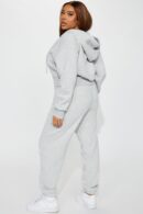 Conjunto de Jogging con Capucha y Cierre Frontal