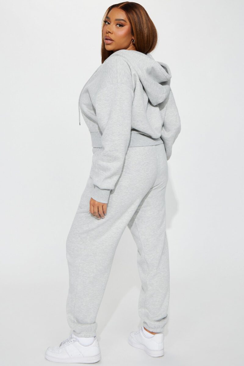 Conjunto de Jogging con Capucha y Cierre Frontal - Image 26