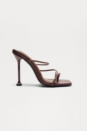 Mules con Tacón Stiletto y Punta Cuadrada